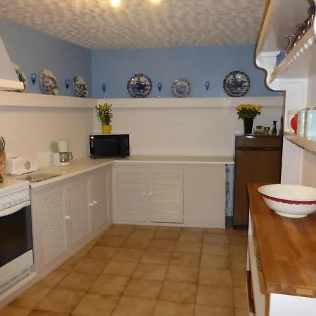 Sleeps 12 With 10m Private Pool *