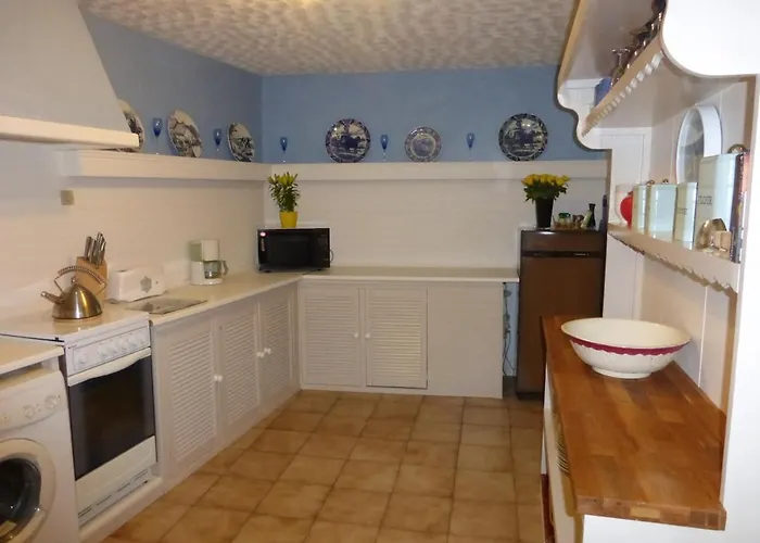 Sleeps 12 With 10m Private Pool *