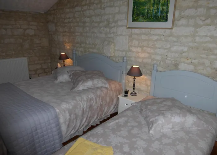 Holiday home Sleeps 12 With 10m Private Pool Sainte-Gemme-la-Plaine